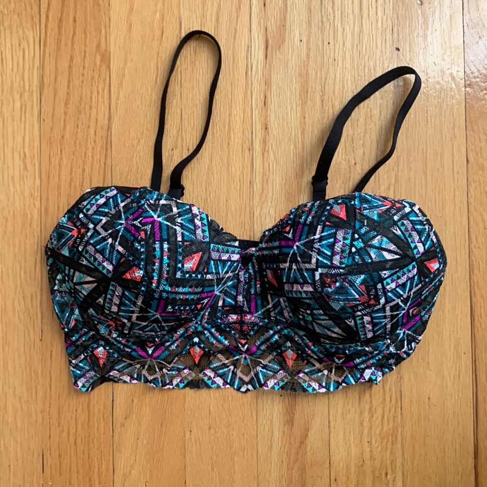 VS PINK vibrant geo patterned lacy cupped bra // Sz S (AA-C)